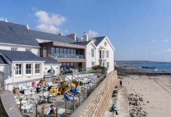 The Godolphin Hotel has Balcony rooms