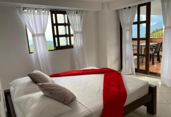Finca Los Alpes has Balcony rooms