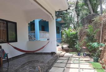 WANIA Guest House has Balcony rooms
