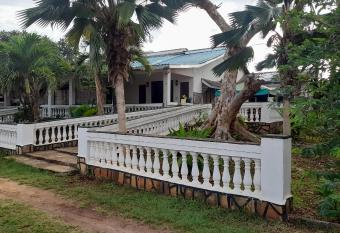 Peters Mansion Bougainvillea Premesis has Balcony rooms