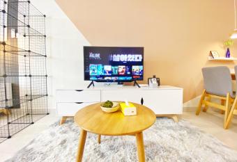 Lily and Loft - Queensville @ Kuala Lumpur - Netflix has Balcony rooms