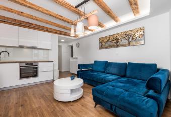 Central Apartments Dalmatina allows 18 year olds to book a room