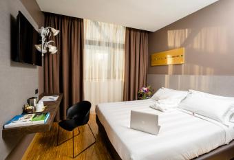 Hotel Da Porto allows 18 year olds to book a room