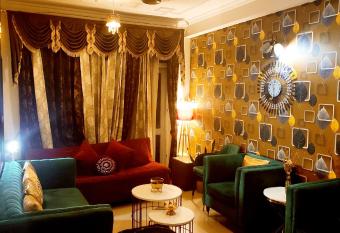 Boutique Stay for Family On Manali Expressway has Balcony rooms