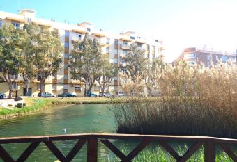 Los Pescadores LEK has Smoking rooms