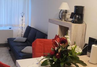 Ryan Apartament mit Netflix has Balcony rooms