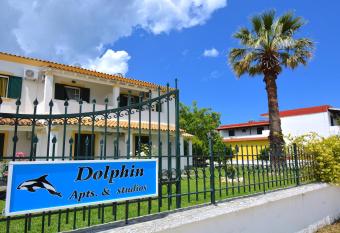 Dolphin Apartments & Studios allows 18 year olds to book a room
