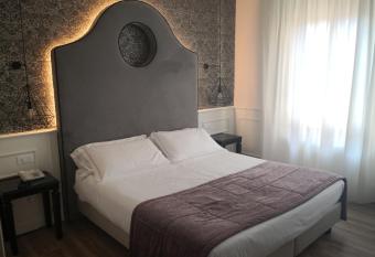 Hotel San Luca allows 18 year olds to book a room