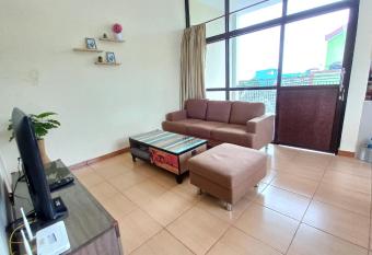 Sunshine Homestay has Balcony rooms