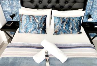 519 On Breeze allows 18 year olds to book a room