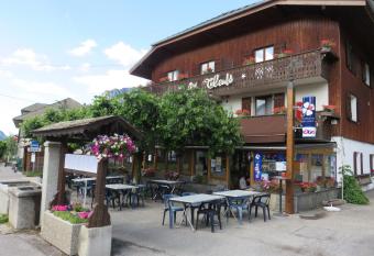 Les Tilleuls has Balcony rooms