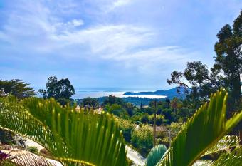 appartement superbe Vue Mer,piscine,parking privee, has Balcony rooms