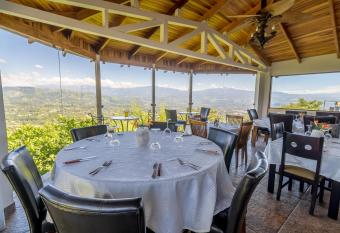 Barons Resort has Balcony rooms