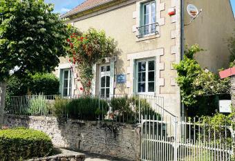 Les 3 Gamins has Balcony rooms