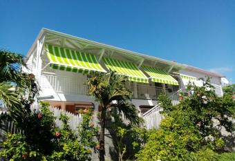 Chez Tata et Didi has Balcony rooms