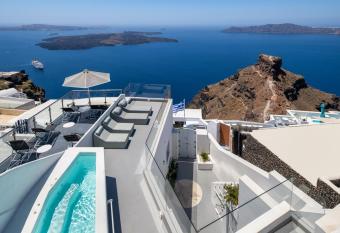 Orana Residence - Luxury 3 bedroom villa - Heated plunge pool and indoor hot tub has rooms with a private hot tub