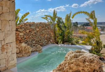 Agriresort Murciano allows 18 year olds to book a room