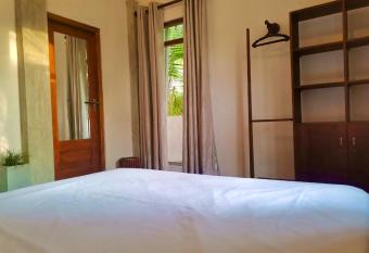 Nilupul Villa has Balcony rooms