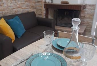 ELENA S HOME has Balcony rooms