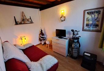 Calme et ski ambiance cosy    Font-Romeu has Balcony rooms
