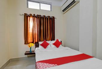 OYO Flagship Lucky 7 allows 18 year olds to book a room