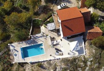 VILLA SECRET ESCAPE, Slivno - Makarska has Balcony rooms