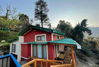 Tranquil View Cottage has Balcony rooms