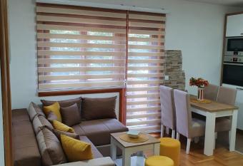 ApartmanBogdanovi  012 has Balcony rooms