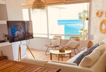 ALTEA BEACHGATE 2 ACCESO DIRECTO A LA PLAYA has Balcony rooms