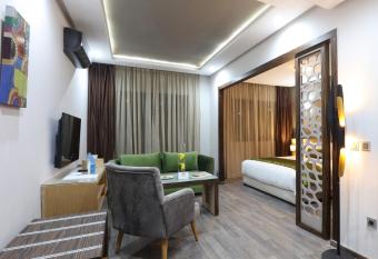 Silver Suites Hotel & Spa allows 18 year olds to book a room