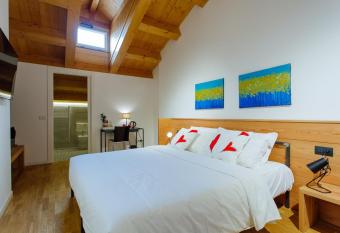 Dadi Home Camera 3 allows 18 year olds to book a room