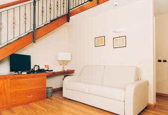 Hotel Centrum has rooms with a private hot tub