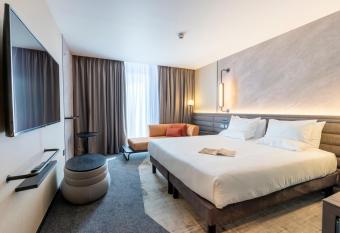 Novotel Liverpool Paddington Village allows 18 year olds to book a room