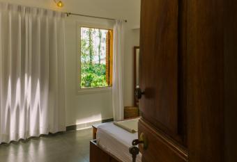 Rasasvada has Balcony rooms