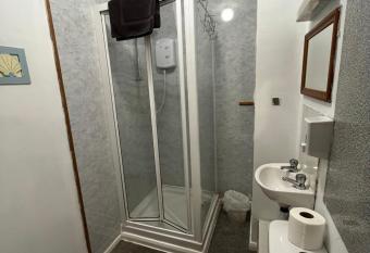 Dunarle Guesthouse allows 18 year olds to book a room