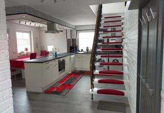 Exklusive FeWo Papenburg, beheizter Wintergarten inkl Netflix & Disney plus has Balcony rooms