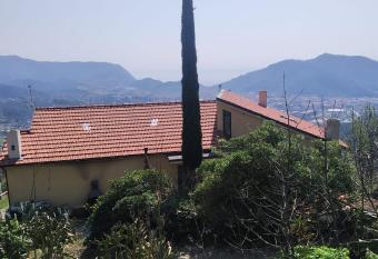 B&B VILLA CATERINA allows 18 year olds to book a room