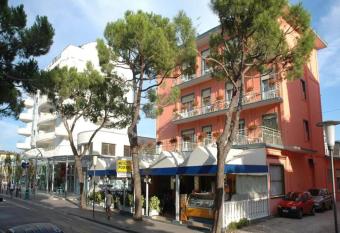 Hotel Moderno allows 18 year olds to book a room