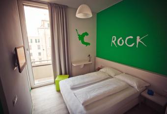 Hotel Nologo allows 18 year olds to book a room