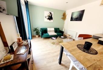 Cottage Prenium Enjoy Spa et Jacuzzi has Balcony rooms