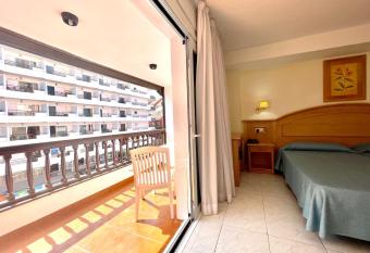 Studio room PP with balcony, Wifi, nearby sea allows 18 year olds to book a room