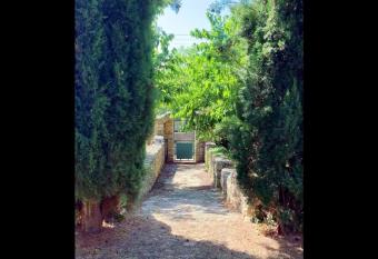Le Gite du Gamin has Balcony rooms
