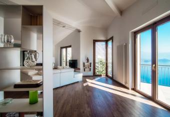 Argegno Wonderful View - by MyHomeInComo has Balcony rooms