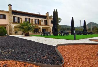 MEGA DARNIUS has Balcony rooms