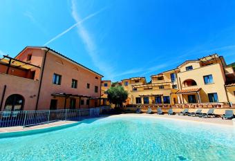 La Pergola al Cavo 13 has Balcony rooms