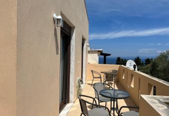 Kriopigi Holiday Home has Balcony rooms