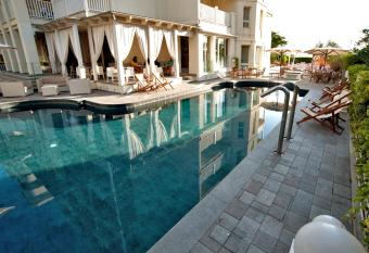 Le Rose Suite Hotel has Balcony rooms