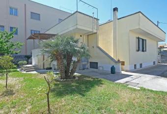 Dimora Via Vecchia Alimini has Balcony rooms