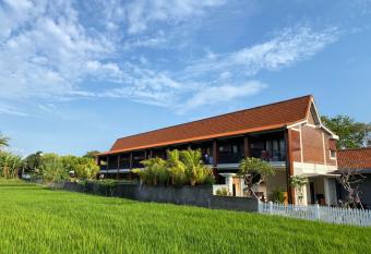Sunkiest House Canggu allows 18 year olds to book a room