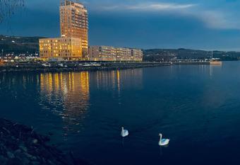 100 kvm suite, activitypark, beach, swimmingpool Lovely view over Mj  sa Near by Hamar, order your own breakfast at Wood hotell has Balcony rooms